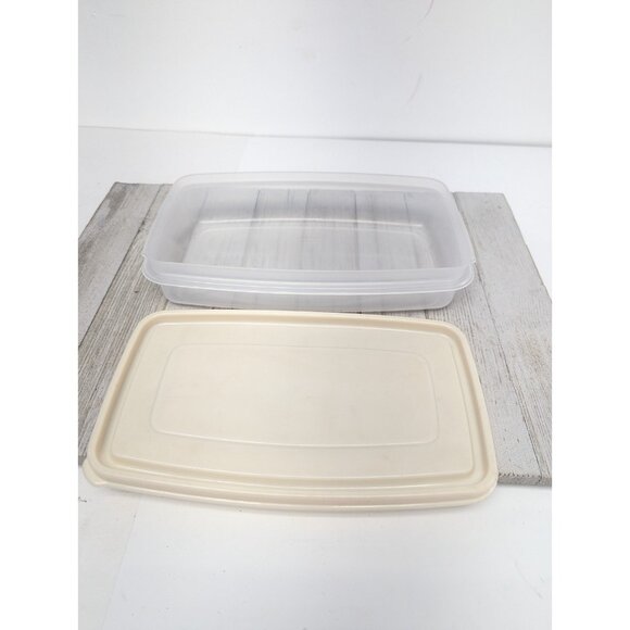 Vtg. Rubbermaid Servin' Saver Rectangle 4 cups #5 Almond Lid - Picture 2 of 9